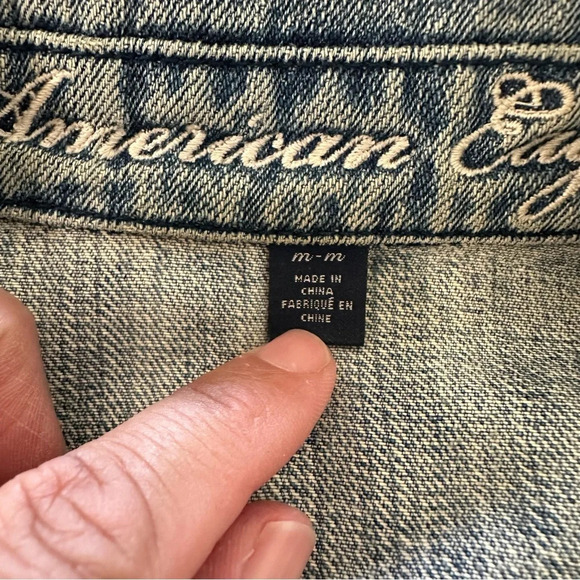 American Eagle women's size medium denim jacket - Picture 3 of 3